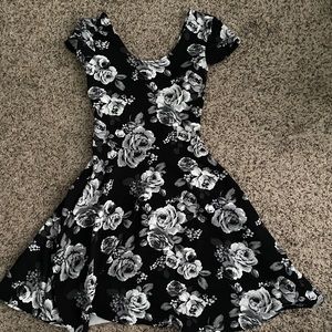NWT Juniors Dress